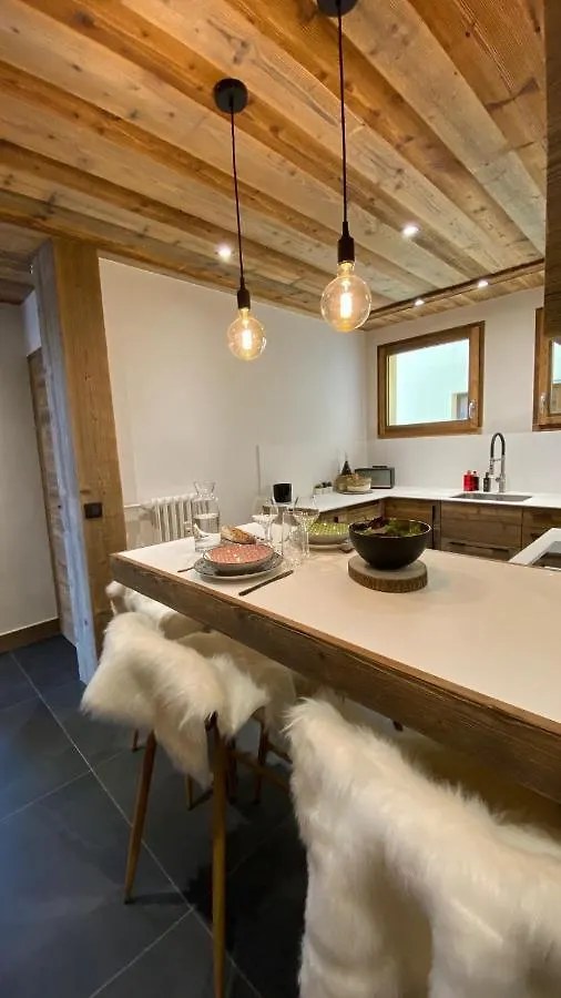 A Place 2 Be, Megeve Centre 0*,  France