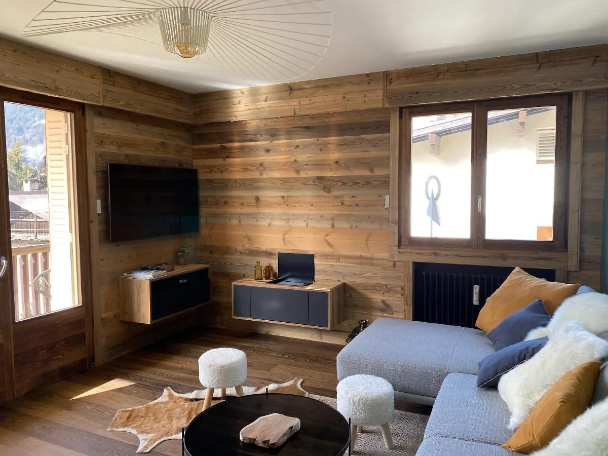 A Place 2 Be, Megeve Centre Apartment