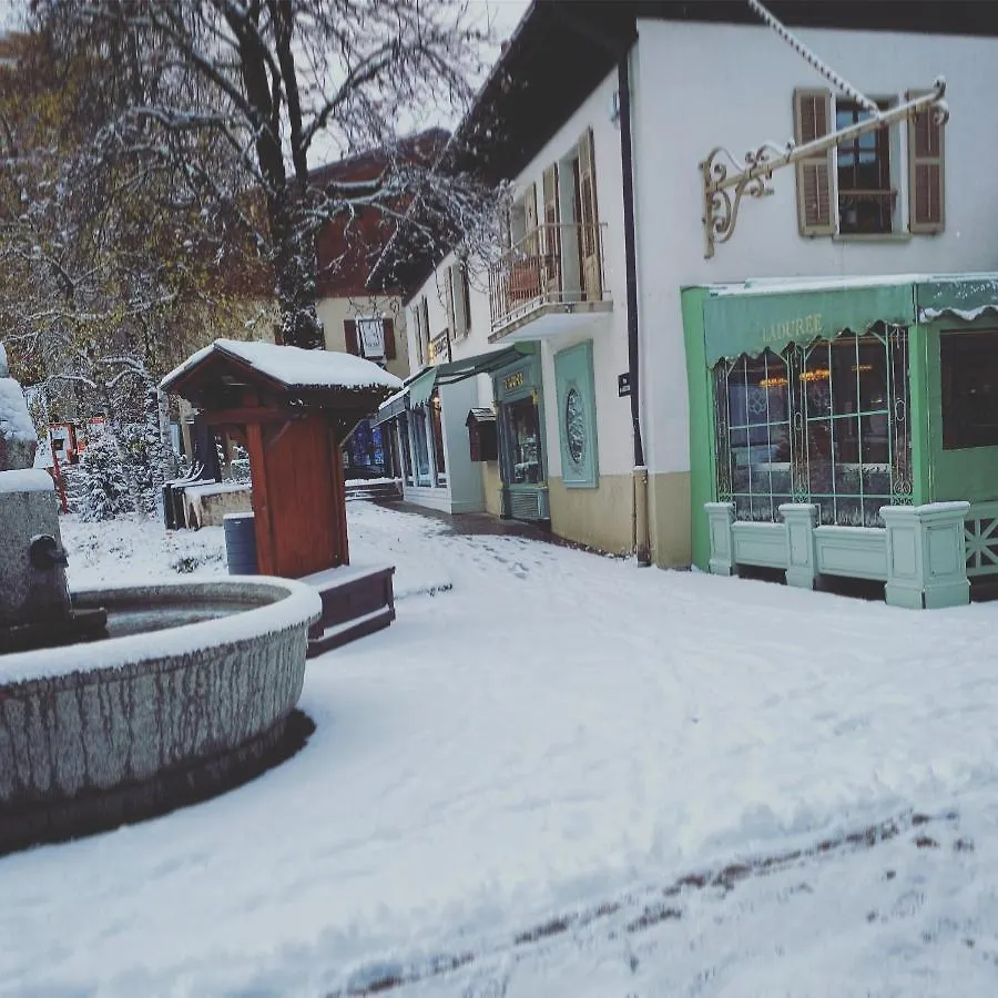 A Place 2 Be, Megeve Centre